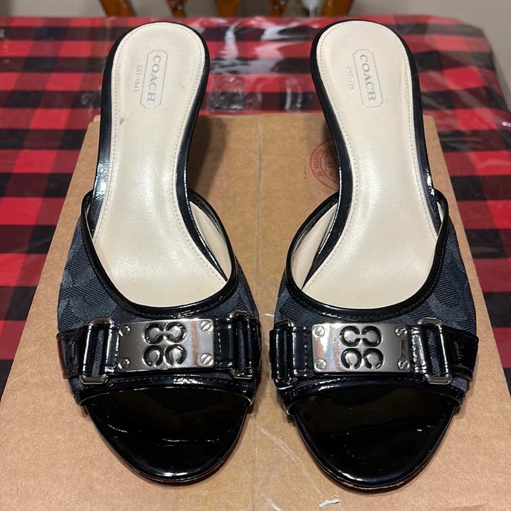 Beautiful used coach slip on heels